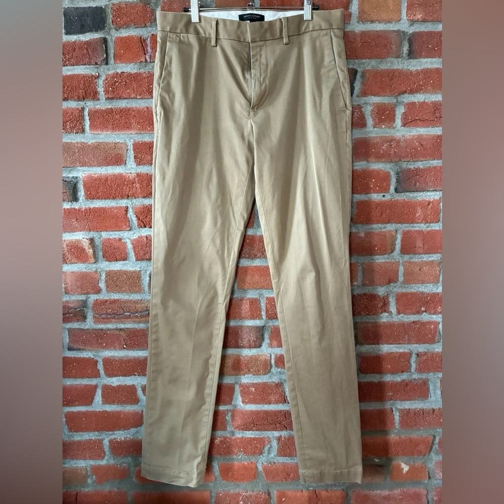 Men’s Banana Republic Fulton Khaki Chinos Size 32x36